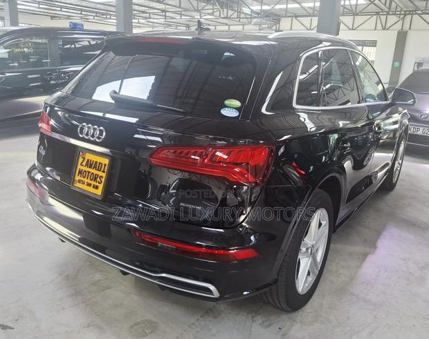 Audi Q5 2.0T Premium AWD quattro 2018 Black