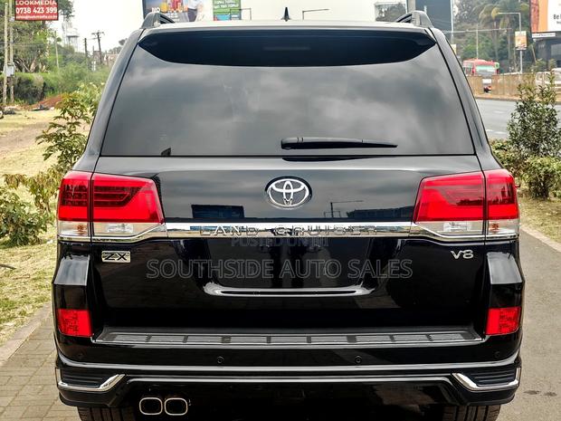 Toyota Land Cruiser 4.6 V8 ZX 2019 Black