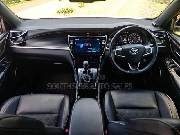 Toyota Harrier 2.0 2018 White