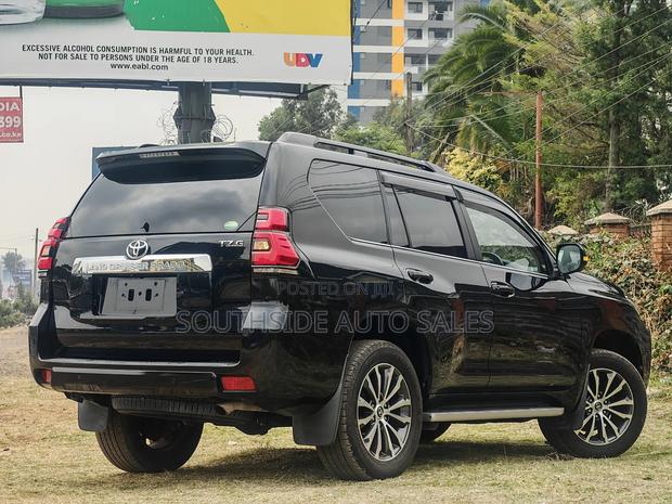 Toyota Land Cruiser Prado 2.8 2019 Black