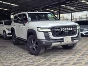 New Toyota Land Cruiser LC300 2023 White for sale