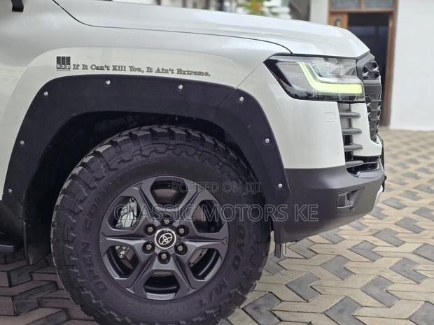New Toyota Land Cruiser LC300 2023 White
