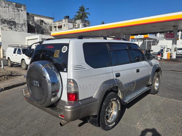 Toyota Land Cruiser Prado 2005 Silver