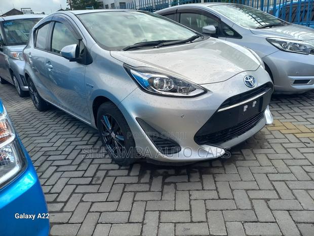 Toyota Aqua 2019 Silver