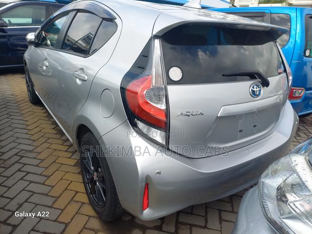 Toyota Aqua 2019 Silver