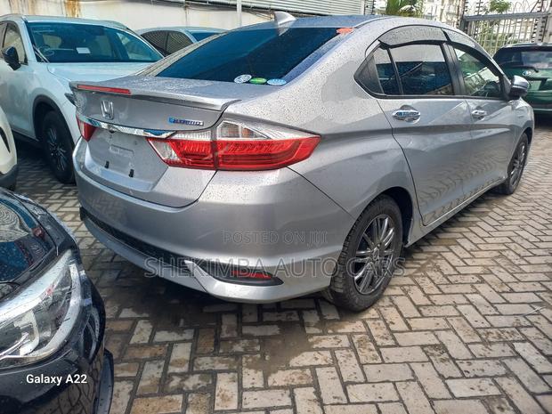 Honda Grace 1.5 Hybrid FWD 2019 Silver