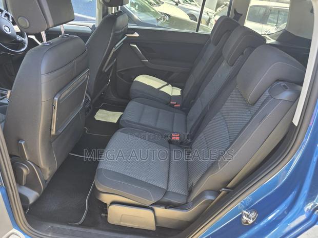 Volkswagen Touran 2018 Blue