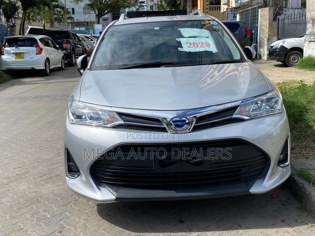 Toyota Corolla Fielder 2018 Silver