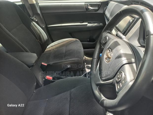 Toyota Axio 1.5 Hybrid G 2WD 2019 Gold