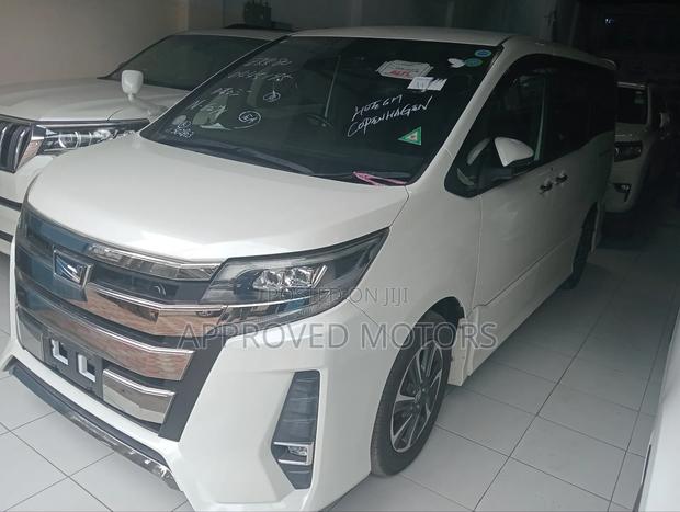 Toyota Noah 2019 White