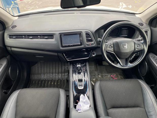 Honda Vezel 2018 White