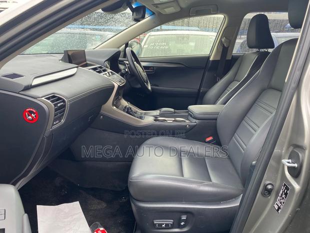 Lexus NX 300 FWD 2018 Gray