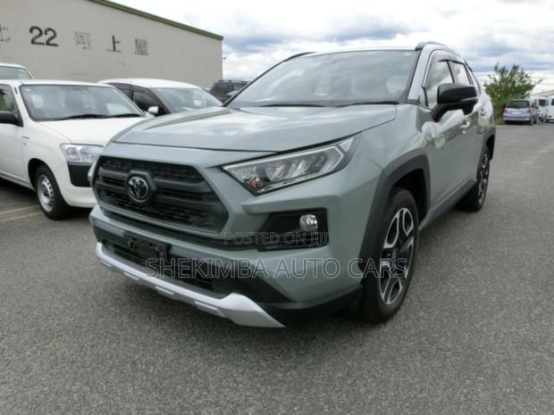 Toyota RAV4 2019 Blue