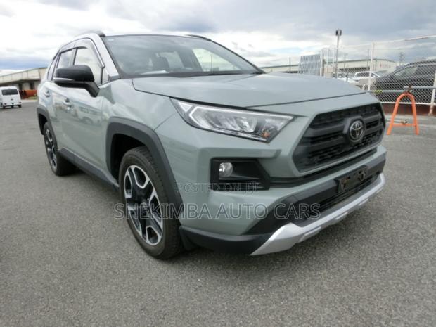 Toyota RAV4 2019 Blue