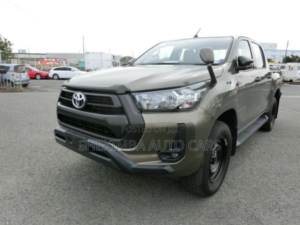Toyota Hilux 2020 Gray