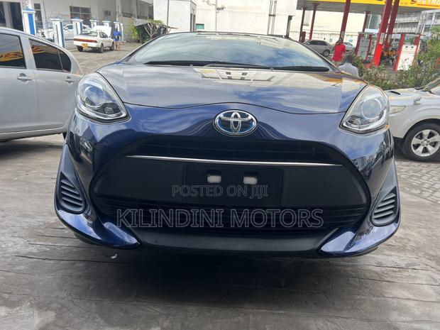 Toyota Aqua 2019 Blue