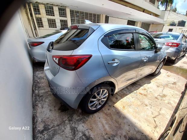 Mazda Demio 2018 Silver