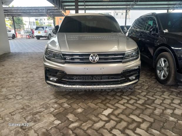 Volkswagen Tiguan 2019 Gold