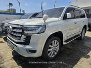Toyota Land Cruiser 2019 White for sale