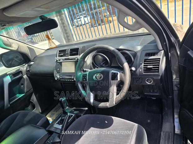 Toyota Land Cruiser Prado 2016 Gray