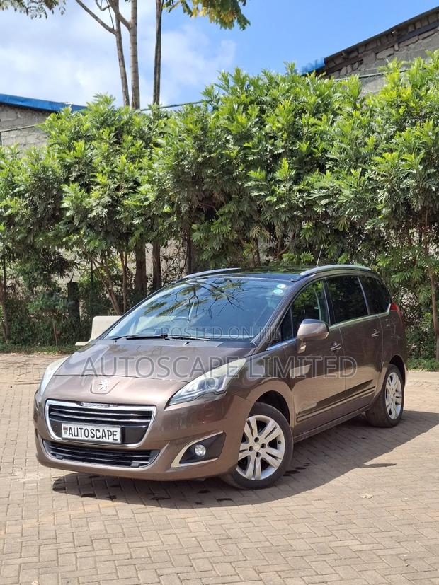 Peugeot 5008 2016 Brown