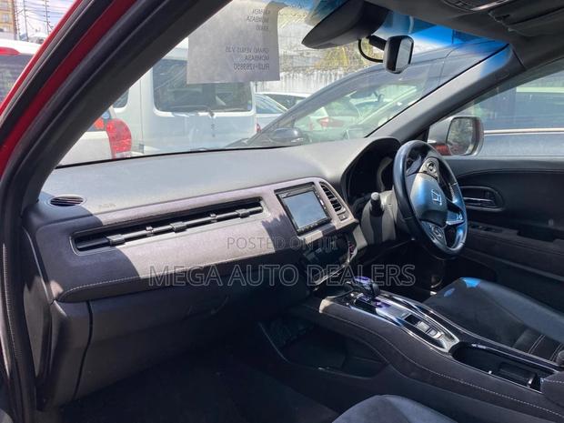 Honda Vezel 2018 Red