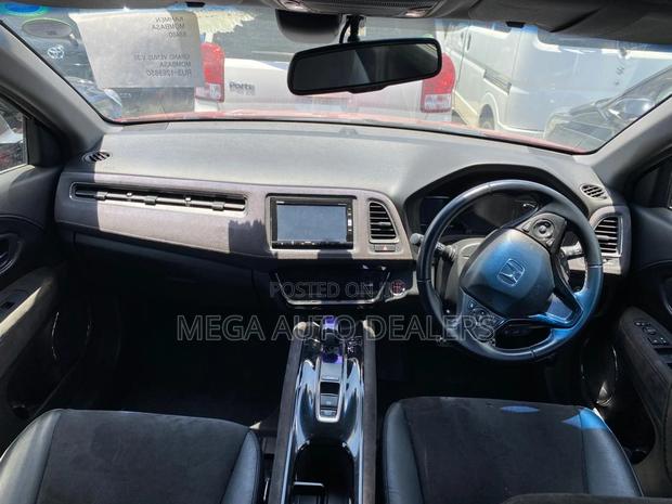 Honda Vezel 2018 Red