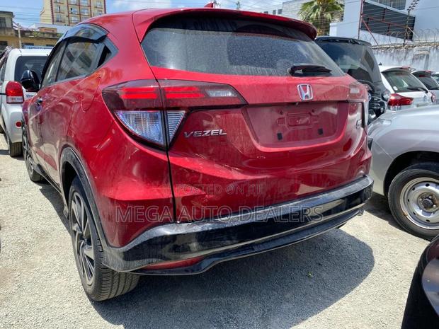 Honda Vezel 2018 Red