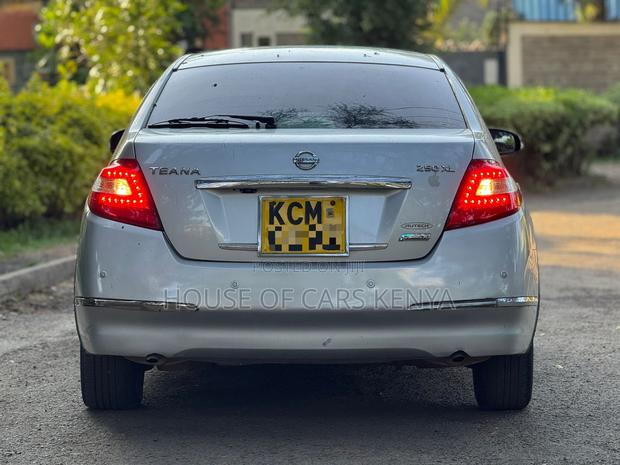 Nissan Teana 2010 Silver