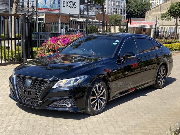 Toyota Crown 2018 Black