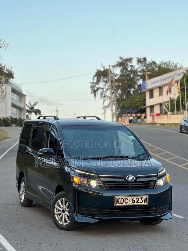 Toyota Voxy 2016 Black