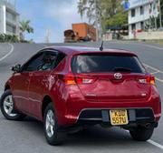 Toyota Auris 2015 Maroon for sale