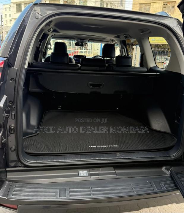 Toyota Land Cruiser Prado 2.7 2019 Gray