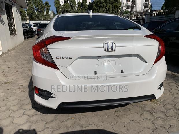 Honda Civic LX Sedan 2018 Off white