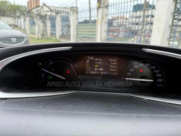 Toyota Sienta 1.5 Hybrid FWD (6-seater) 2019 White