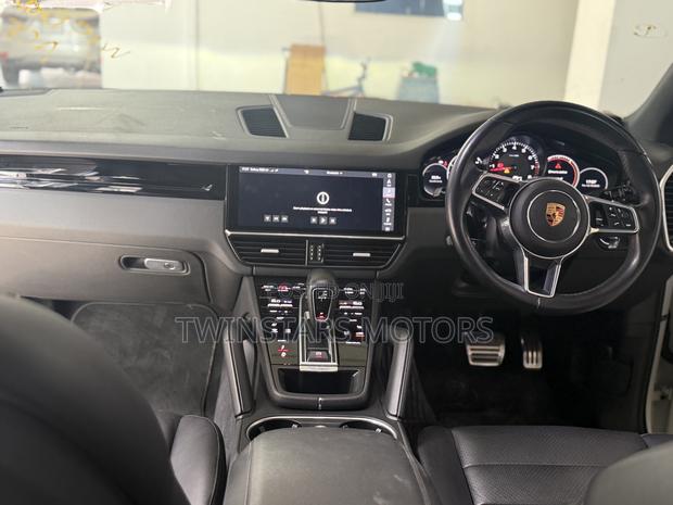 Porsche Cayenne Turbo AWD 2019 White