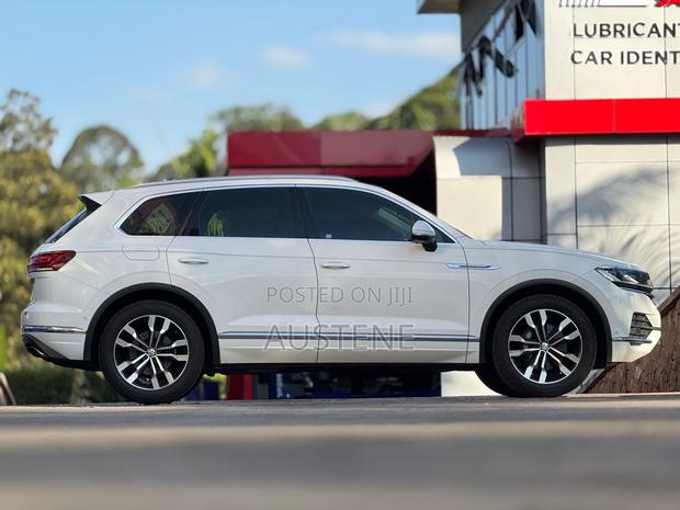 Volkswagen Touareg 2019 White
