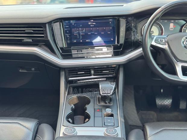 Volkswagen Touareg 2019 White