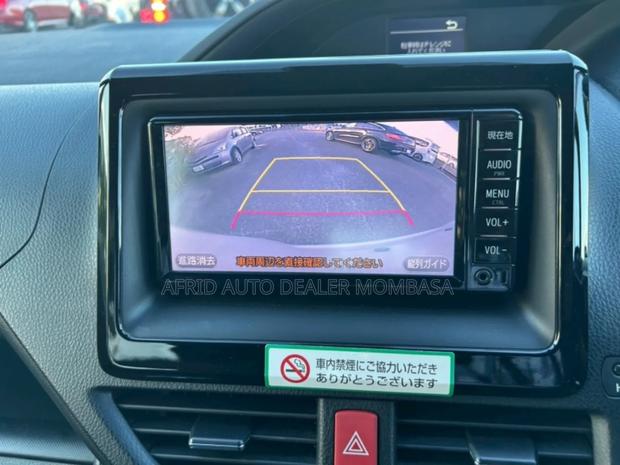 Toyota Noah 2.0 FWD (8 Seater) 2018 Silver