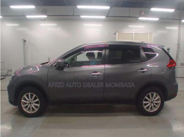 Nissan X-Trail 2.0 Petrol FWD 2018 Gray