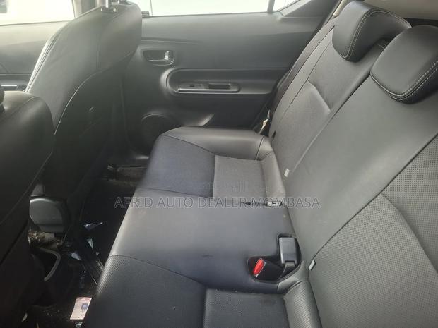 Toyota Aqua 2019 Silver