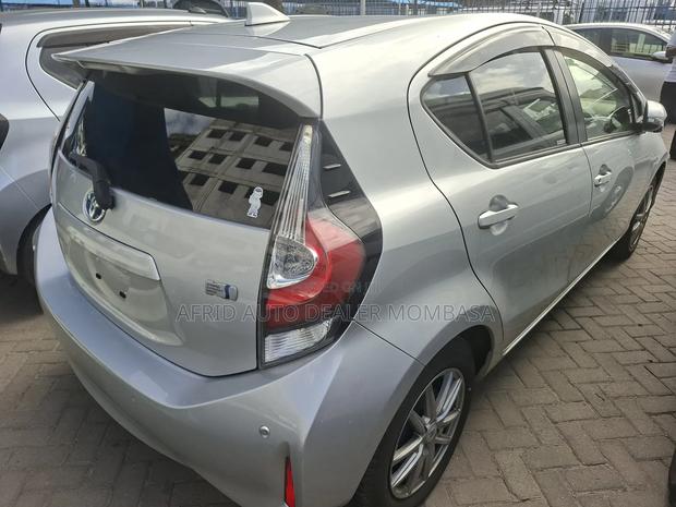 Toyota Aqua 2019 Silver