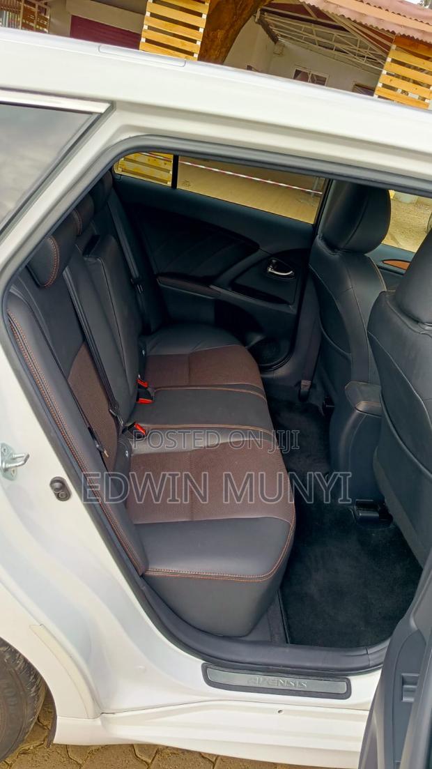 Toyota Avensis 2018 White