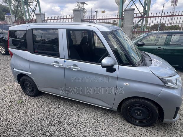 Toyota Roomy 1.0 FWD 2018 Silver