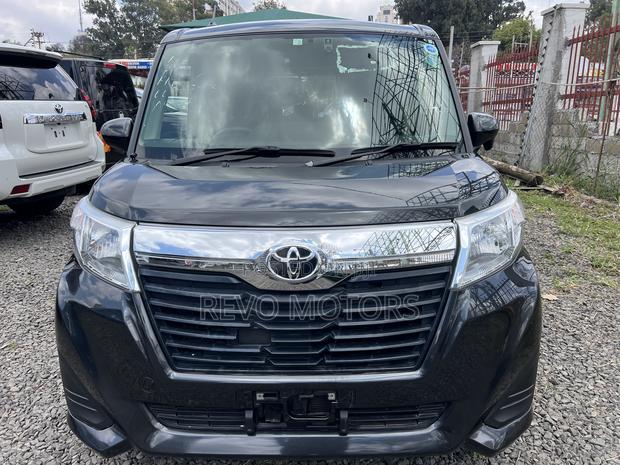 Toyota Roomy 2018 Black