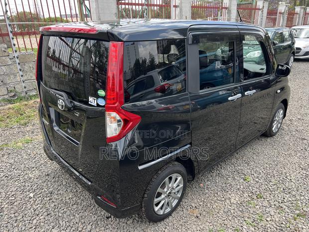 Toyota Roomy 2018 Black