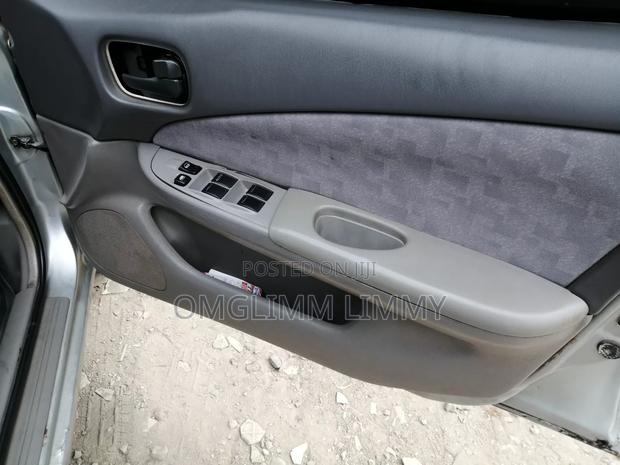 Nissan Sunny 1999 Silver