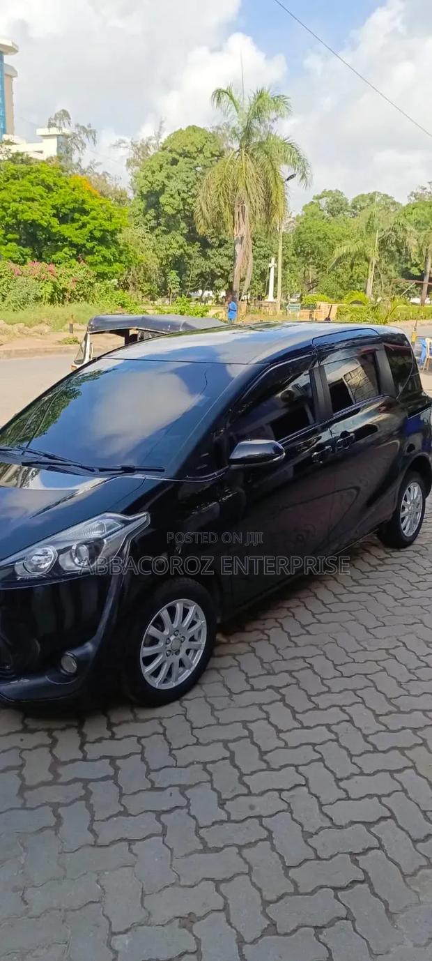 Toyota Sienta 1.5 FWD (6-seater) 2017 Black