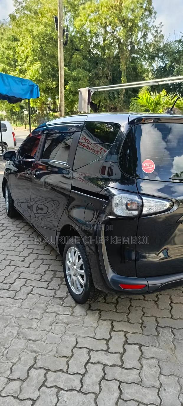 Toyota Sienta 1.5 FWD (6-seater) 2017 Black