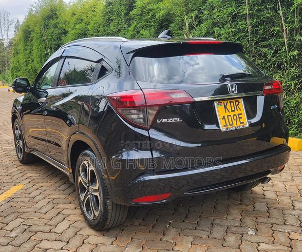 Honda Vezel 1.5 Hybrid 4WD 2018 Black